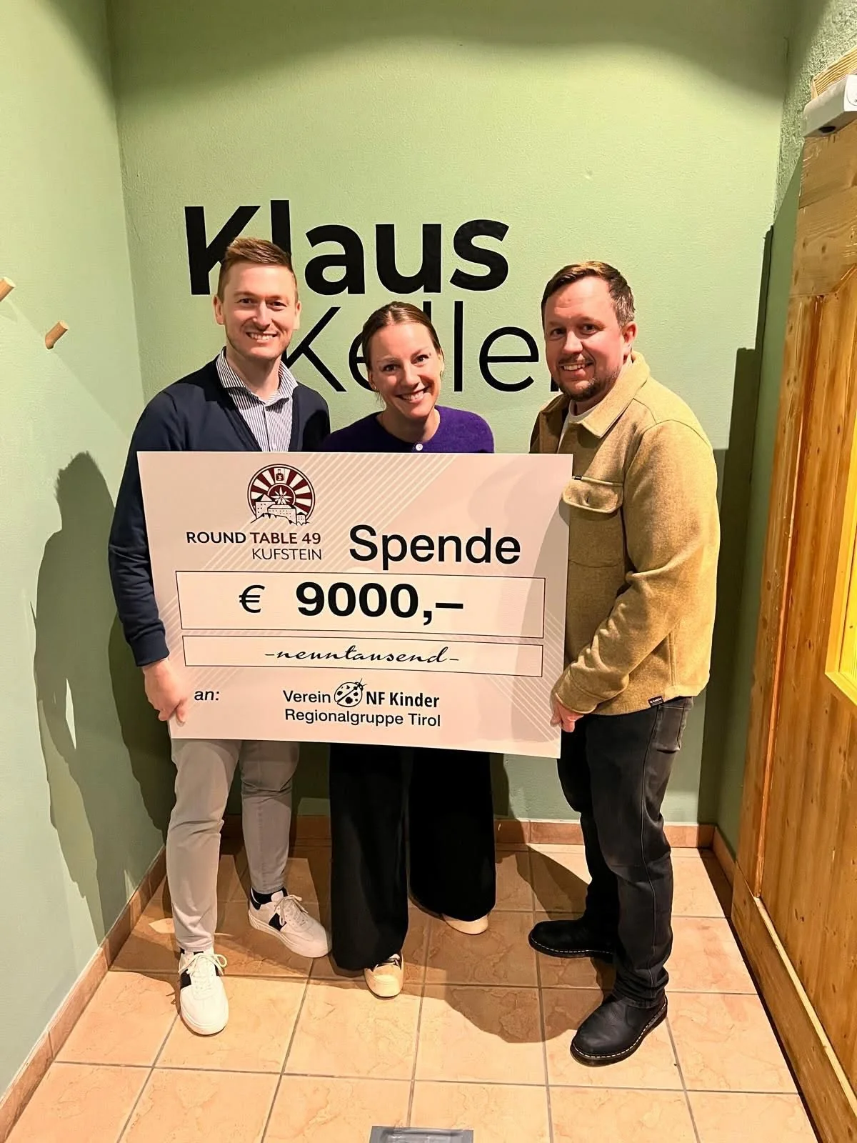 Übergabe einer Spende von 9.000 Euro an NF Kinder, Regionalgruppe Tirol